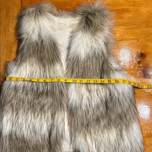 Vestique Faux Fur Vest - Host Pick - Picture 10 of 11